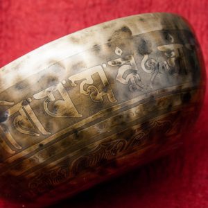 Tibetan antique singing bowl [Scale: E] | Singing Bowl | Handmade in Nepal